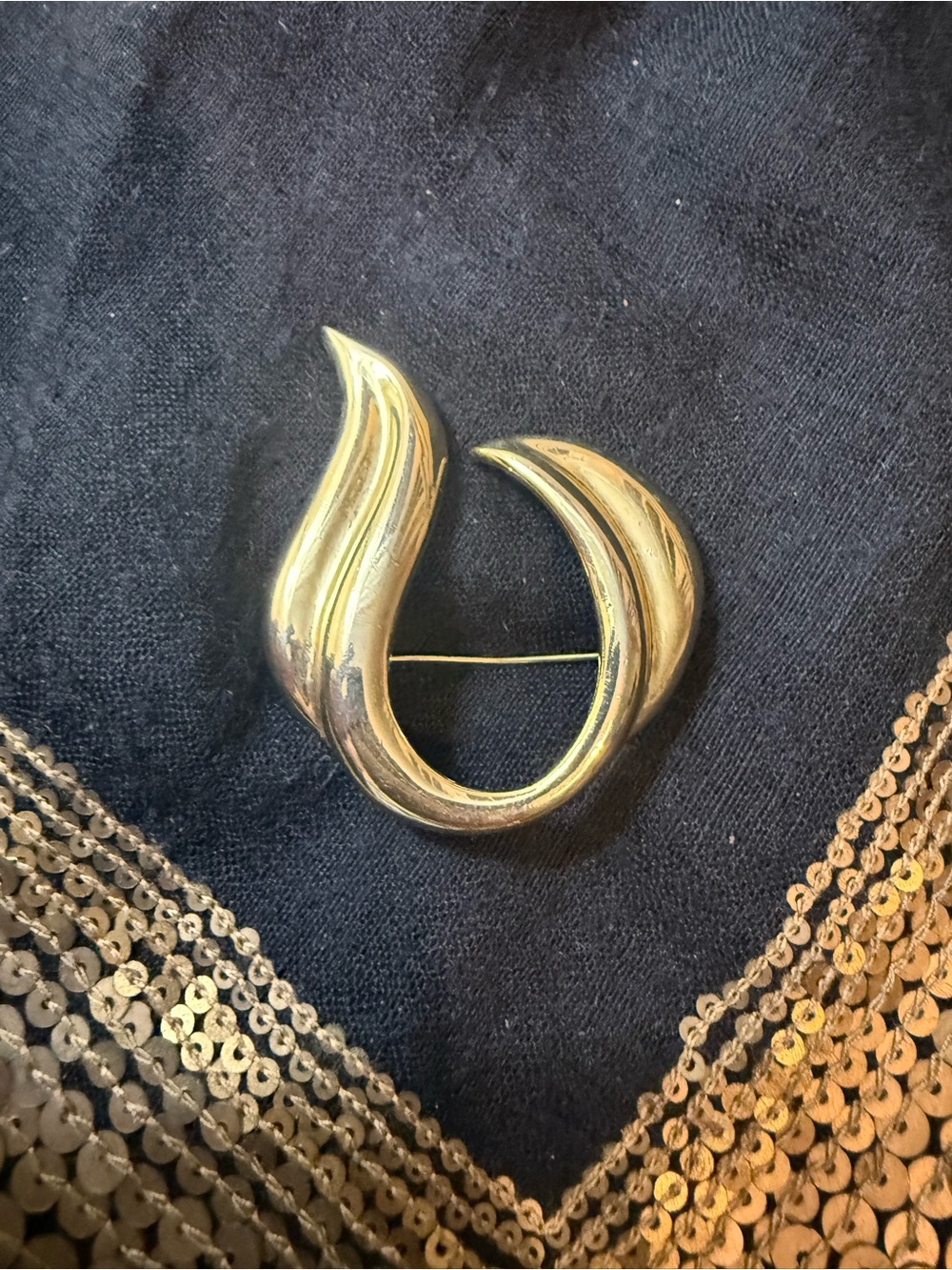 vintage Ciner Gold Tone Abstract Swirl Brooch